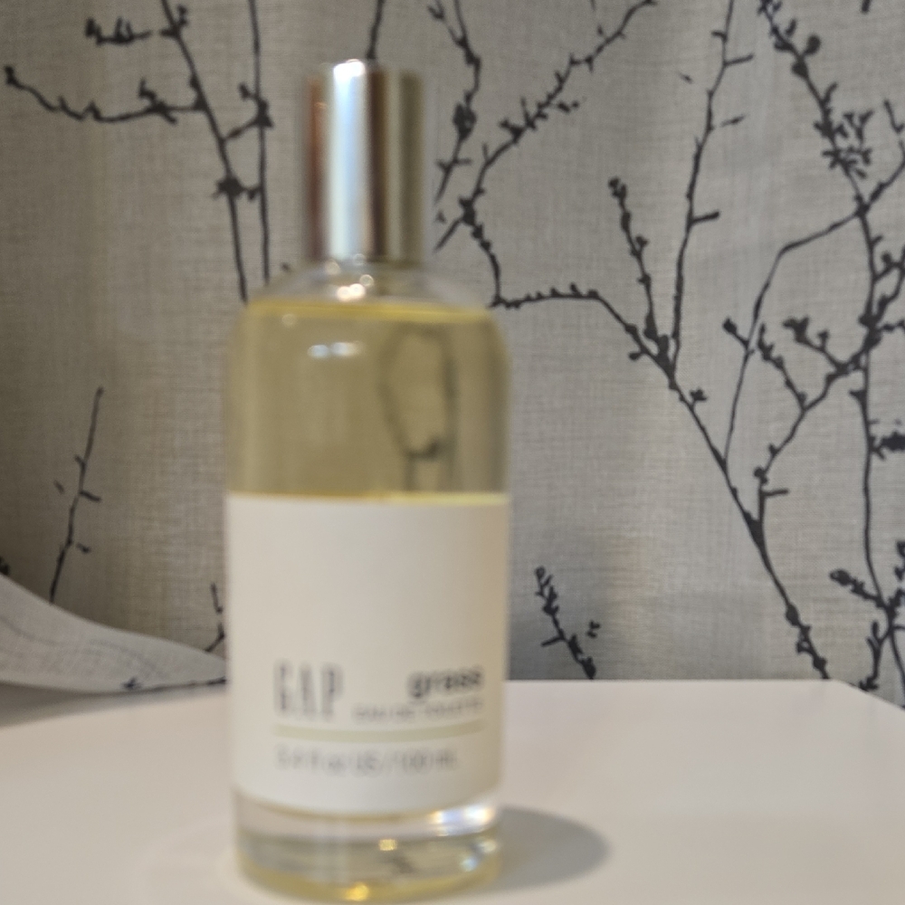 GAP Fragrance - Silver and Cream